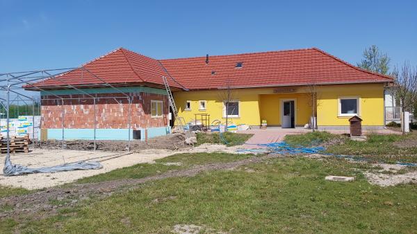 Öltözőbővítés zajlik jelenleg a megyeri stadionban. Fotó: Papp Ádám / behir.hu