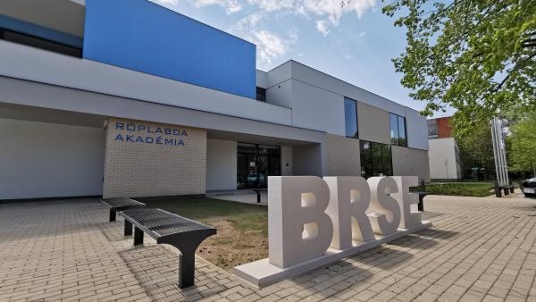 A Békéscsabai Röplabda Akadémia kívülről – (Fotó: Kliment Pál)