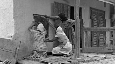 Falfestő asszonyok (kép forrása: Munkácsy Mihály Múzeum)