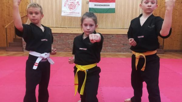 A kondorosi versenyzők. Fotó: Békés Megyei Harcművész Szövetség