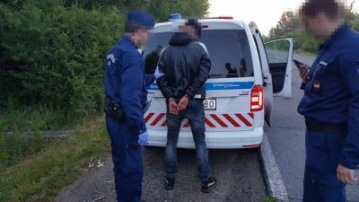 Elfogták Gyulán azt a férfit, aki a halálos kimenetelű késelést követhette el. Forrás: police.hu
