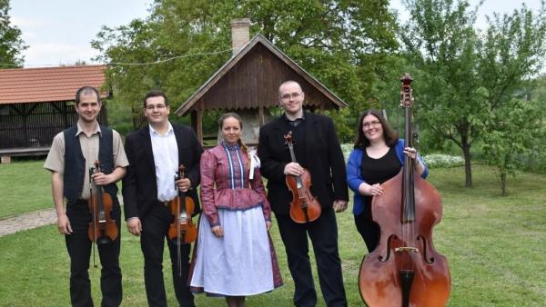 A Sárkányhúzó zenekar. Fotó: kstv.hu