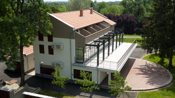 A szanazugi, árvízvédelmi központ. Forrás: KÖVIZIG