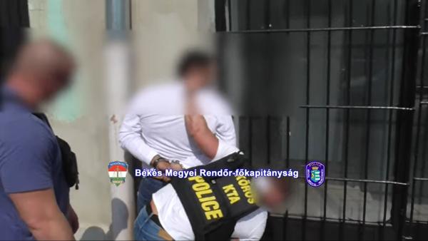 A Békés Megyei Rendőr-főkapitányság Közterületi Támogató Alosztály rendőrei 2019. május 2-án, Budapesten elfogta az elkövetőket – (Fotó: police.hu)