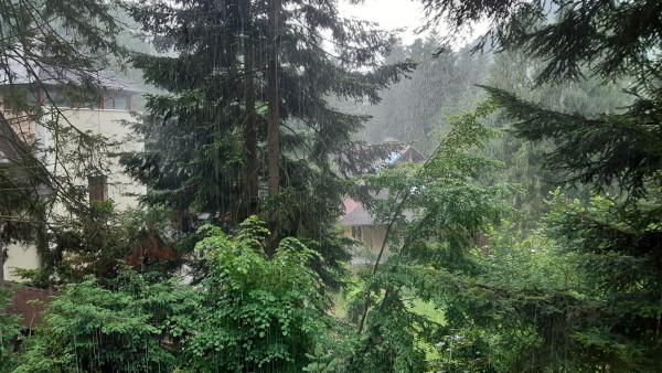 Szombaton és vasárnap zápor, zivatar is várható