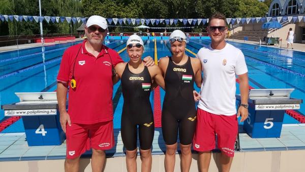Tóth András vezetőedző, Veres Laura, Mácsok Fruzsina és Juhász Jácint szárazföldi edző. Fotó: Papp Ádám / behir.hu