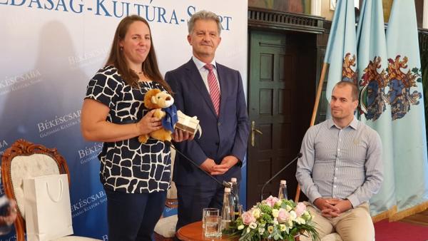 (b-j.) Márton Anita, Szarvas Péter és Kálmán Bálint a KOPP Békéscsabai AC sajtótájékoztatóján 2020.08.13.-án. Fotó: behir.hu/Kovács Dénes