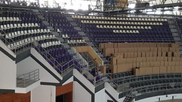 A Városi Sportcsarnok lelátója jelenleg – (Fotó: Békéscsabai Előre NKSE/Facebook)