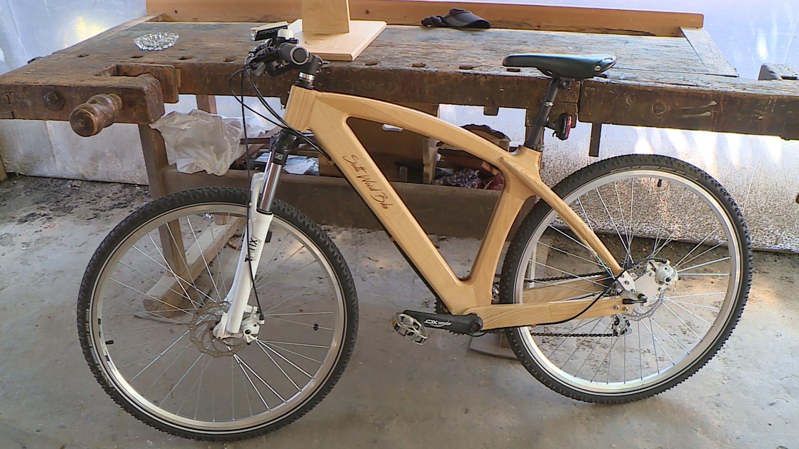 A Satti Wood Bike egyik kerékpárja, melynek alapja Eleken készül. Fotó: 7.TV/Kovács Dénes