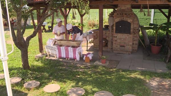 Felidéztük a hogyan készült a kemencében sült házi újkenyér Fotó: Kugyelka Attila