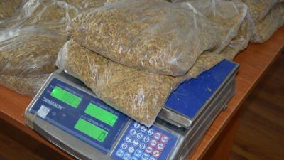 35 kilogramm dohányt foglaltak le a NAV revizorai Békéscsabán. Fotó: NAV