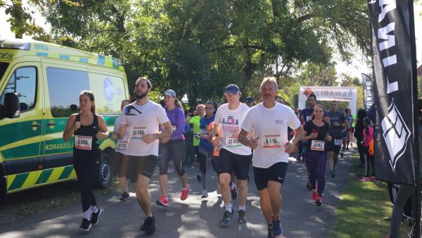 2019-ben is sokan álltak rajthoz, a nemes ügy érdekében. Fotó: Linamar Hungary facebook oldala