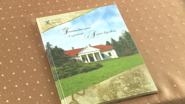 Bemutatták a „Történelmi Séta a szarvasi Anna-ligetben”  című könyvet Fotó: Ujházi György