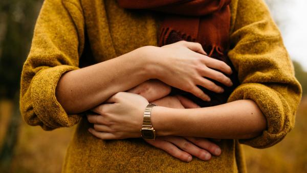 Mennyire hiányozhat és milyen nagy boldogságot adhat egy több hónapja várt ölelés (Illusztráció: pixabay.com)