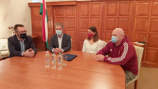 Varga Tamás, Szarvas Péter, Özbas Szofi és Gyáni János. Fotó: Papp Ádám