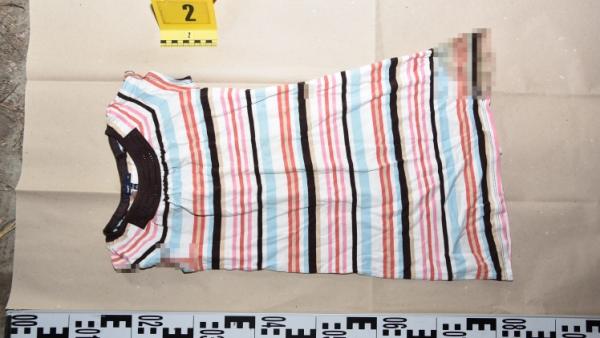 Ezt a ruhát találták a helyszínen. Fotó: police.hu