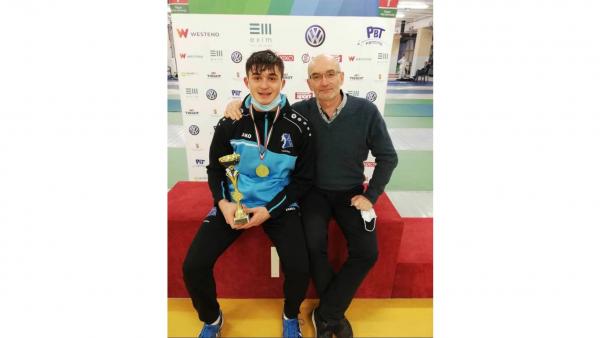 Lenkefi Soma és felkészítője, Galli Zsolt. Forrás: Facebook