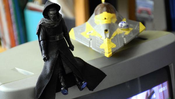 Star Wars figurák egy tévé tetején – Fotó: behir.hu/Such Tamás