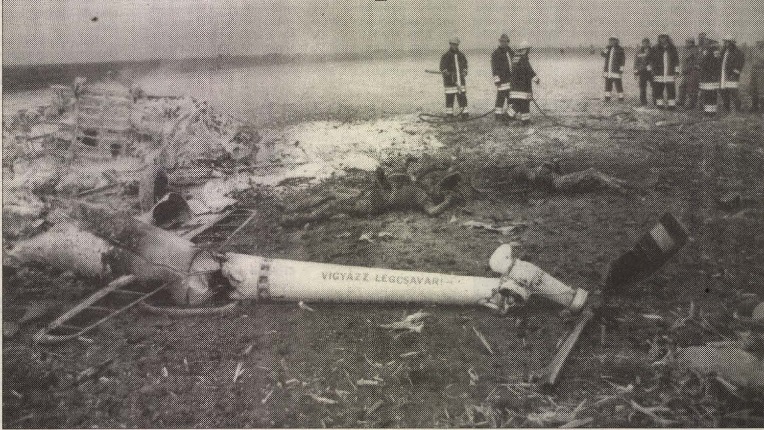 1994 októberében, Orosháza határában lezuhant egy helikopter – Fotó: Békés Megyei Hírlap/Lehoczky Péter