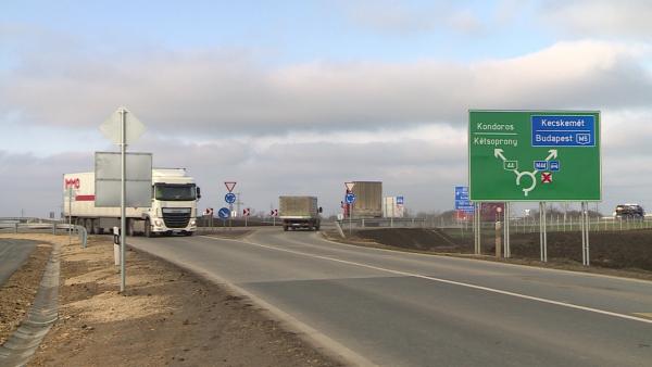 Már közlekednek a frissen megnyitott szakaszon (Kép: Bagi József/BMC)