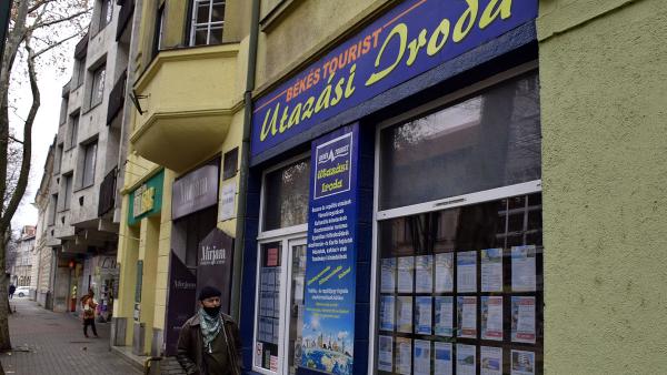 A Békés Tourist kirakata – Fotó: behir.hu/Such Tamás