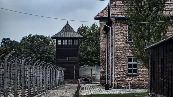 auschwitz-i-holocaust-emléknap