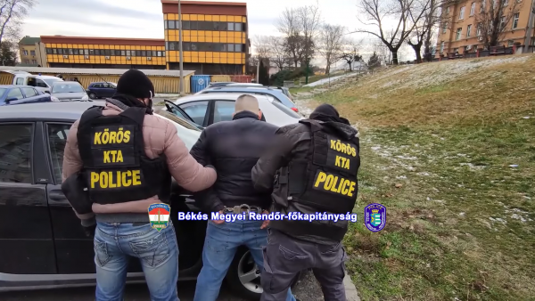Hat megyében lopott a férfi, akit Békés megyei rendőrök fogtak el. Forrás: police.hu