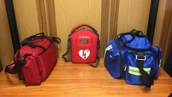 Defibrillátort is beszerzett a Magyar Vöröskereszt. Forrás: Vöröskereszt