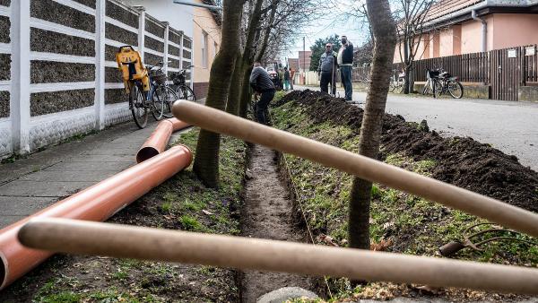 Csatornázás Békésen (Kép: Facebook/Polgár Zoltán - hivatalos)