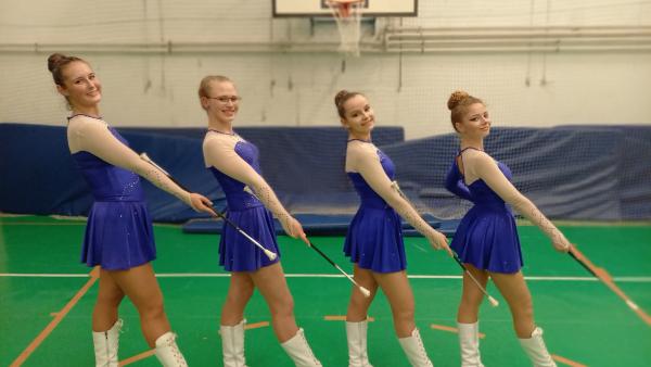 Baton Teen Small Groups Miniform – Békéscsaba Mazsorett Táncegyüttes – Forrás: Kurucz-Papp Ildikó