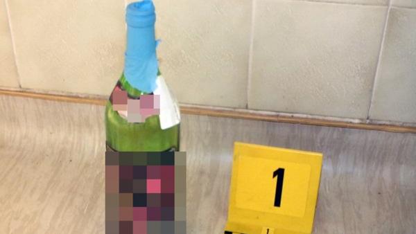 Gyomirtó a borosüvegben – Fotó: police.hu