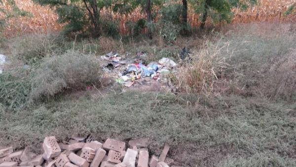 Illegális hulladéklerakat Szabadkígyós határában. (Forrás: police.hu)