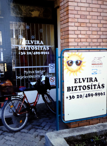 Az Elvira Biztosítás Luther utcai cégtáblája – Fotó: Gajdácsné Elvira