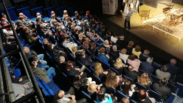 Hosszú idő után újra felgördült a függöny (fotó: Békéscsabai Jókai Színház)