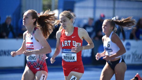Novák Natália középen (fotó: Békéscsabai Atlétikai Club)