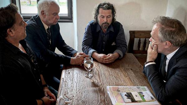 Balról jobbra: Duray Balázs, Herczeg Tamás, Ulbert Zoltán és Nagy István agrárminiszter (Fotó: FB/60 ezer fa Békéscsabán)