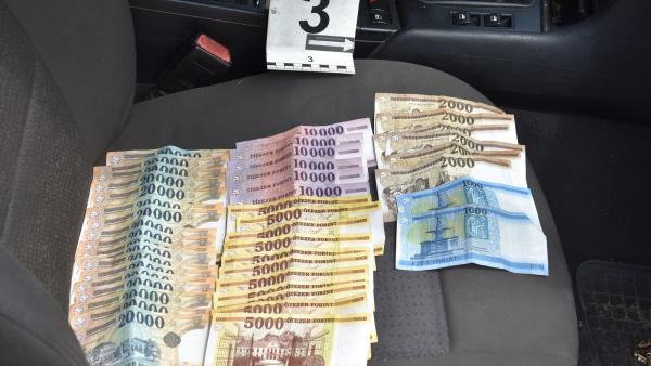 Békésen fogtak el kábítószer-kereskedelem gyanúja miatt egy testvérpárt. Forrás: police.hu