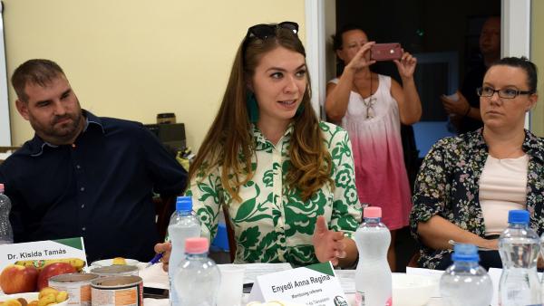 Sajtónyilvános beszélgetés a Békés Megyei Civil Közösségi Szolgáltató Központ telephelyén – Fotó: behir.hu/Such Tamás