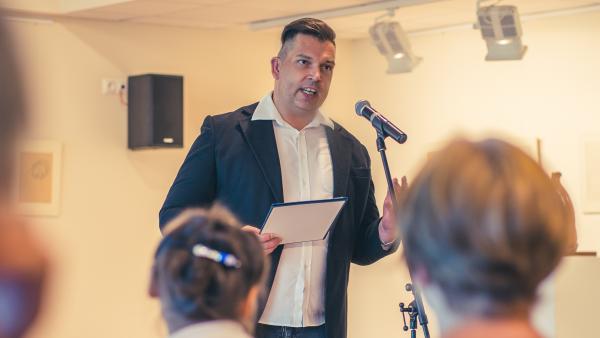 Fotó: Balázs Levente / Csabagyöngye Kulturális Központ_villáminterjú_Mitykó György