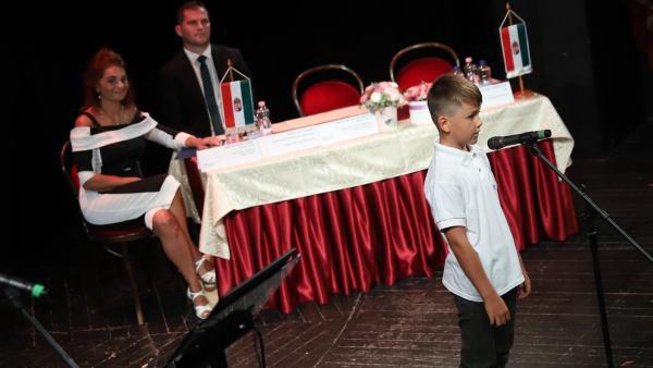 Békés megyei szakmai tanévnyitó a Jókai színházban – Forrás: kormányhivatal