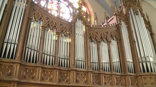 A Páduai Szent Antal templom orgonája (fotó: behir.hu)