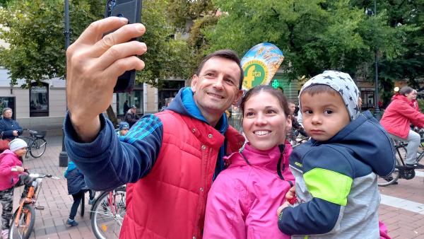 Családi program a bringaemelés