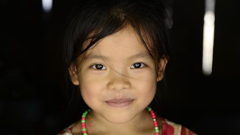 Hmong kislány portréja, Vietnám északi része, a kínai határ közelében - Fotó: Beliczay Róbert