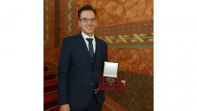 Dr. Hegyi Tibor Pro Sanitate-díjat vett át 2021.10.26.-án. Fotó: behir.hu