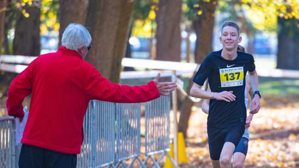 Karsai Gábor és edzője, Tóth Sándor (Fotó: Békéscsabai Atlétikai Club)