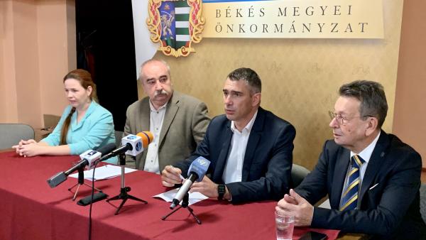 Geocaching játékkal népszerűsíti a Békés Megyei Önkormányzat a megyei értékeket. Fotó: Vincze Attila / behir.hu