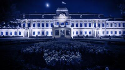 Kék lesz az Almásy-kastély a gyermekjogi világnapon. Fotó: Erkel Ferenc Kulturális Központ és Múzeum Nkft.
