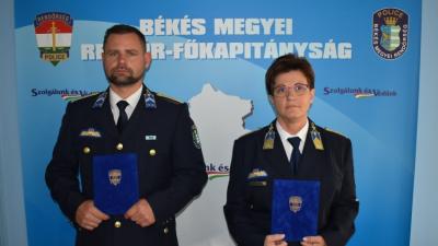 Verebi Zoltán és Pardi Ildikó részesült elismerésben. Fotó: police.hu