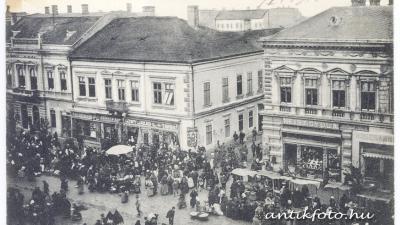 A békéscsabai Fő-tér fotója 1915-ből (Tuska János gyűjteményéből, antikfoto.hu)