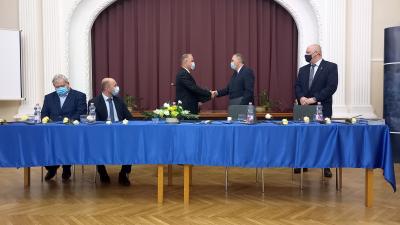 Az együttműködési megállapodásokat a Vásárhelyi Pál Technikum Török Árpád termében írták alá a felek - Fotó: E.K.Zs./Behir.hu